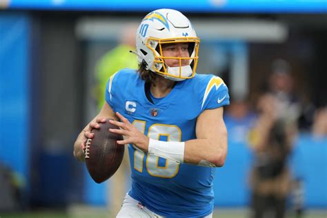 Week 8 recap: Chicago Bears fall to 2-6 as Los Angeles Chargers QB Justin Herbert carves them up in a 30-13 loss